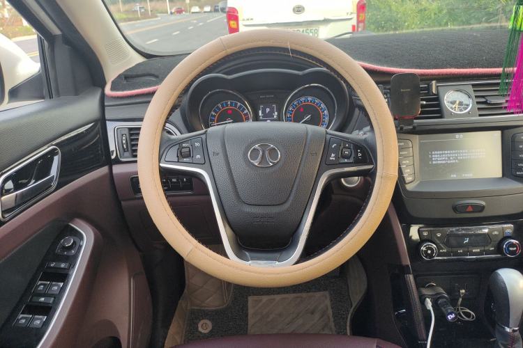 Used BAIC Senova X55 2016 1.5T CVT Elite Edition Steering Wheel