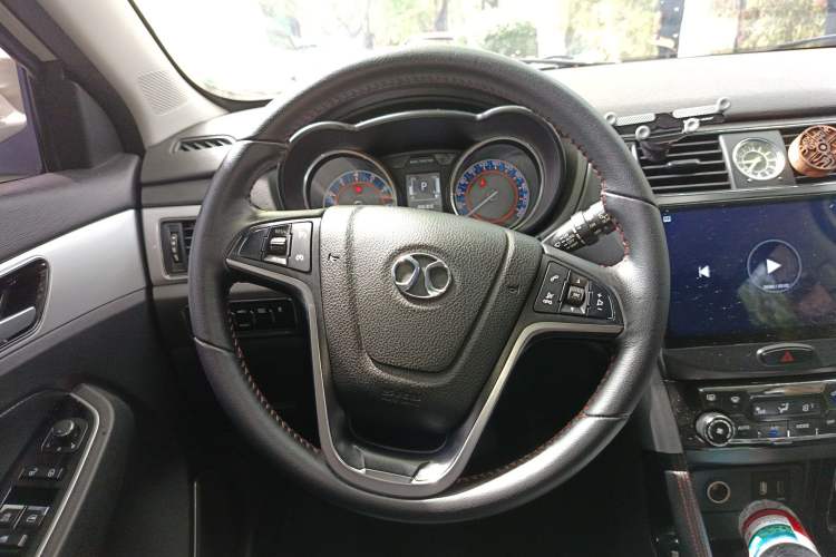Used BAIC Senova X55 2016 1.5T CVT Elite Edition Steering Wheel