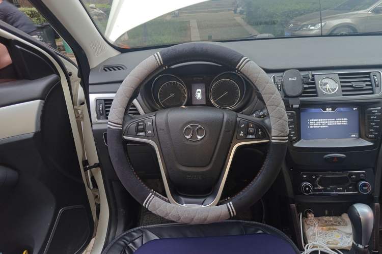Used BAIC Senova X55 2016 1.5T CVT Elite Edition Steering Wheel