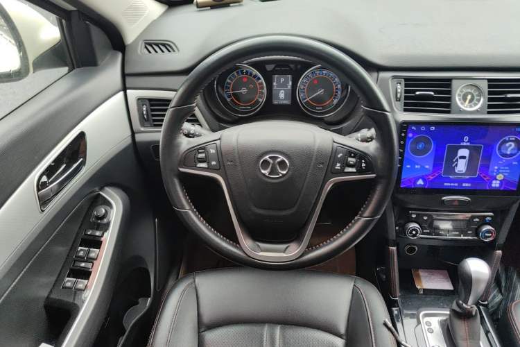 Used BAIC Senova X55 2016 1.5T CVT Elite Edition Steering Wheel