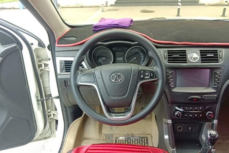 Used BAIC Senova X55 2016 1.5L Manual Comfort Version Steering Wheel