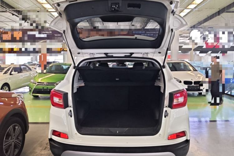 Used BAIC Senova X55 2016 1.5T CVT Elite Edition Trunk