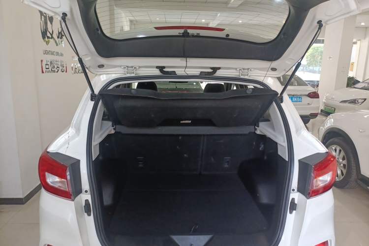 Used BAIC Senova X55 2016 1.5T Manual Elite Edition Trunk