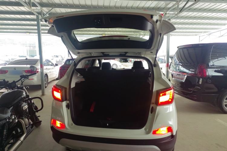Used BAIC Senova X55 2016 1.5T CVT Elite Edition Trunk