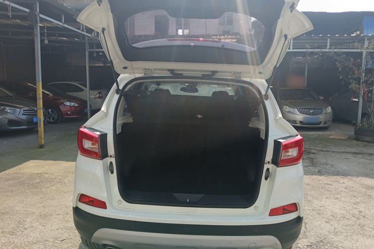 Used BAIC Senova X55 2016 1.5T CVT Elite Edition Trunk