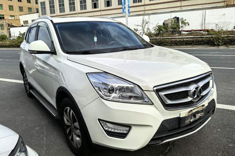 Used BAIC Senova X65 2015 2.0T Automatic Elite Model Exterior 2