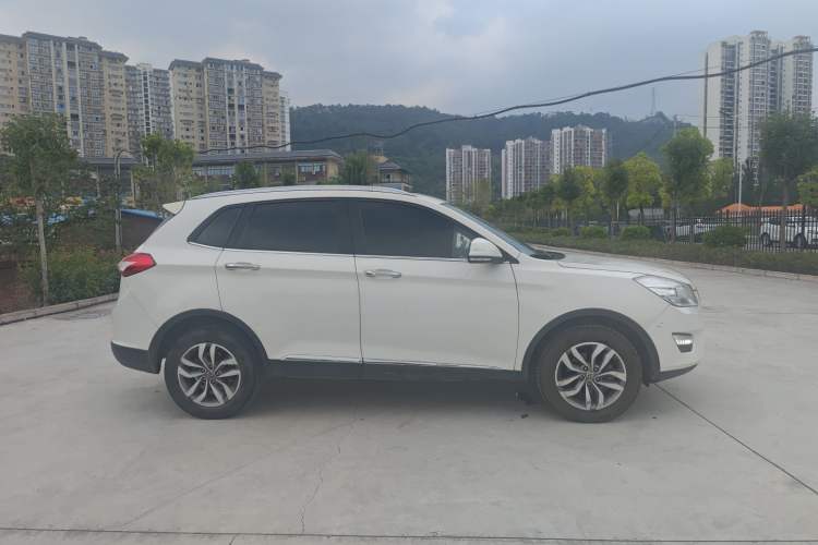 Used BAIC Senova X65 2015 2.0T Automatic Elite Model Exterior 2