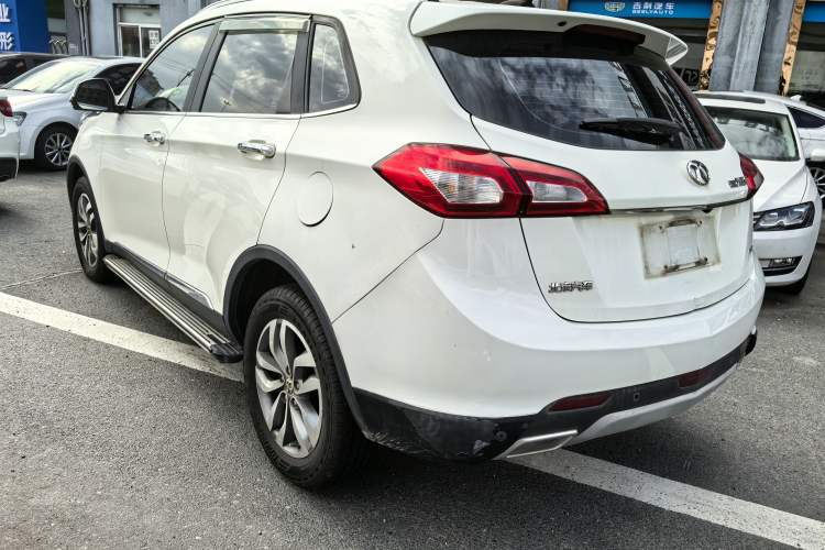 Used BAIC Senova X65 2015 2.0T Automatic Elite Model Exterior 3