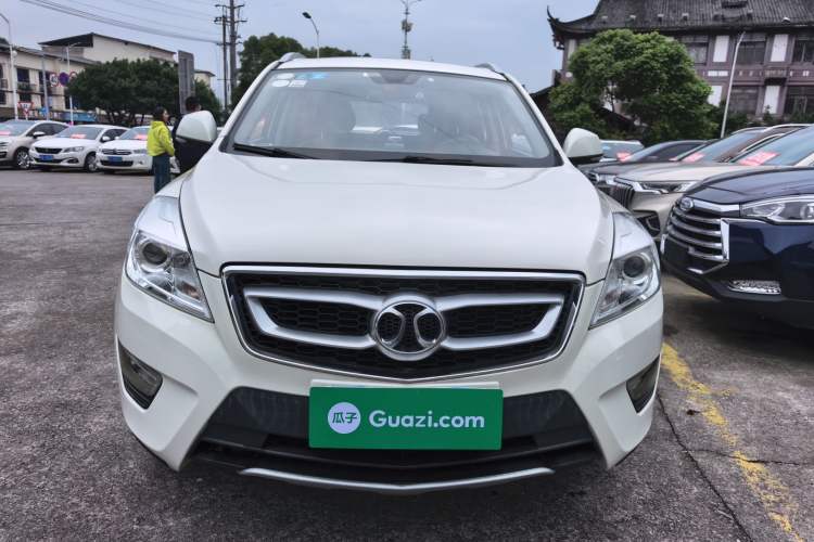 Used BAIC Senova X65 2015 2.0T automatic comfort version Front