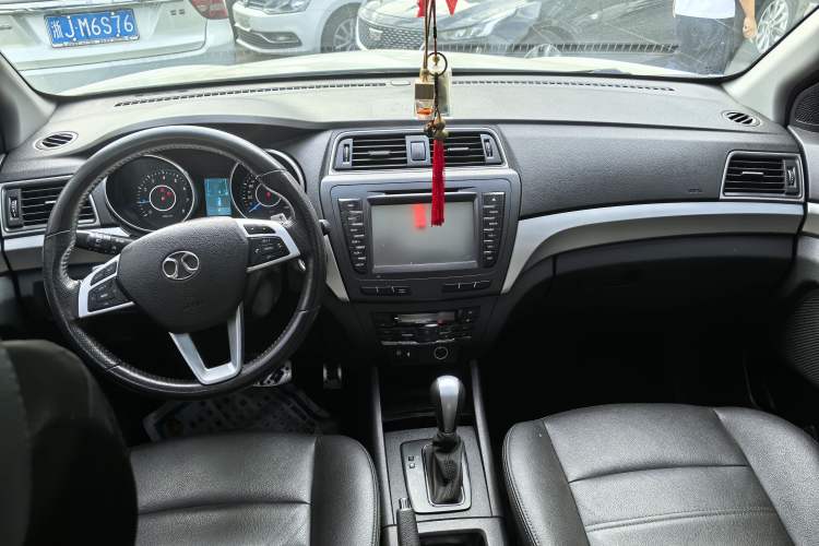 Used BAIC Senova X65 2015 2.0T Automatic Elite Model Interior 1