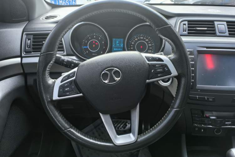 Used BAIC Senova X65 2015 2.0T Automatic Elite Model Interior 2