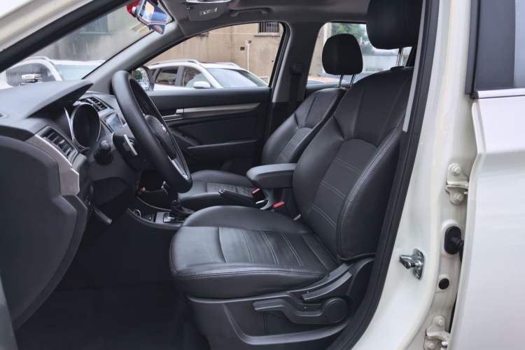 Used BAIC Senova X65 2015 2.0T automatic comfort version Left Front Seat