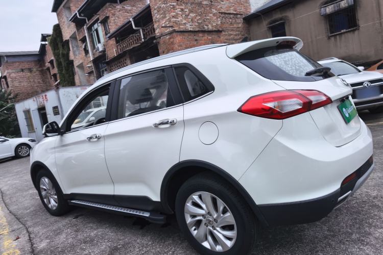 Used BAIC Senova X65 2015 2.0T automatic comfort version Left Side
