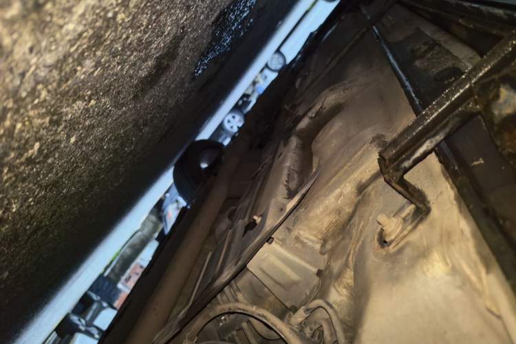 Used BAIC Senova X65 2015 2.0T automatic comfort version Left Side Sill