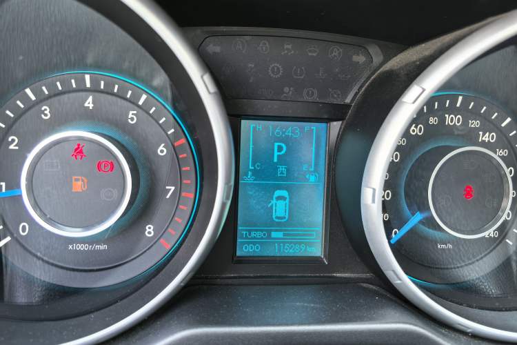 Used BAIC Senova X65 2015 2.0T Automatic Elite Model Odometer Close Up