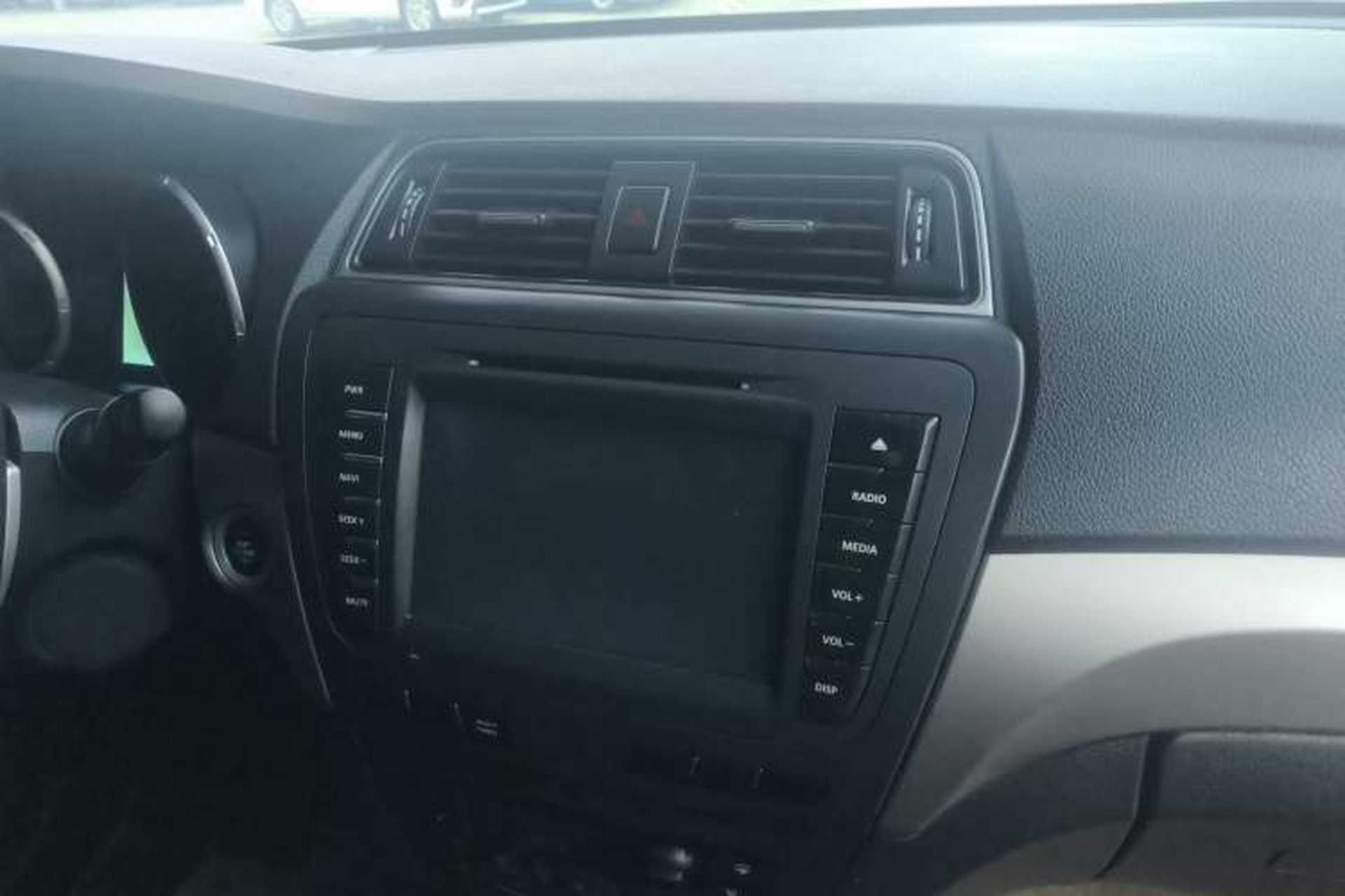 Used BAIC Senova X65 2015 2.0T Automatic Elite Model Audio And AC Panel