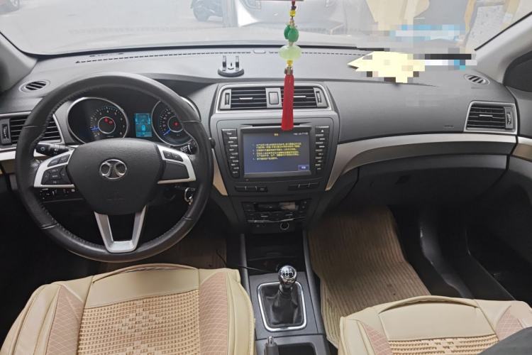 Used BAIC Senova X65 2015 2.0T Manual Elite Edition Center Console
