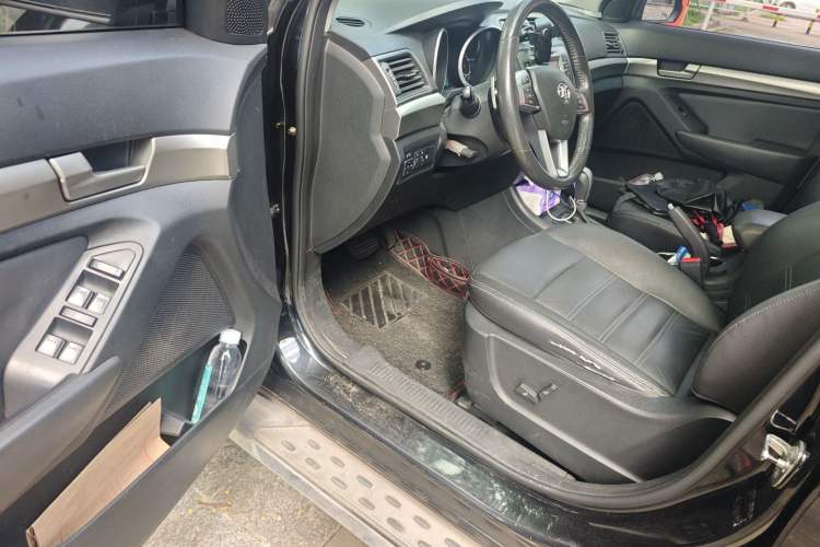 Used BAIC Senova X65 2015 2.0T Automatic Elite Model Driver Seat