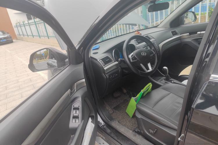 Used BAIC Senova X65 2015 2.0T Automatic Elite Model Driver Seat