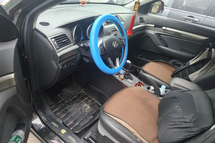 Used BAIC Senova X65 2015 2.0T Automatic Elite Model Driver Seat