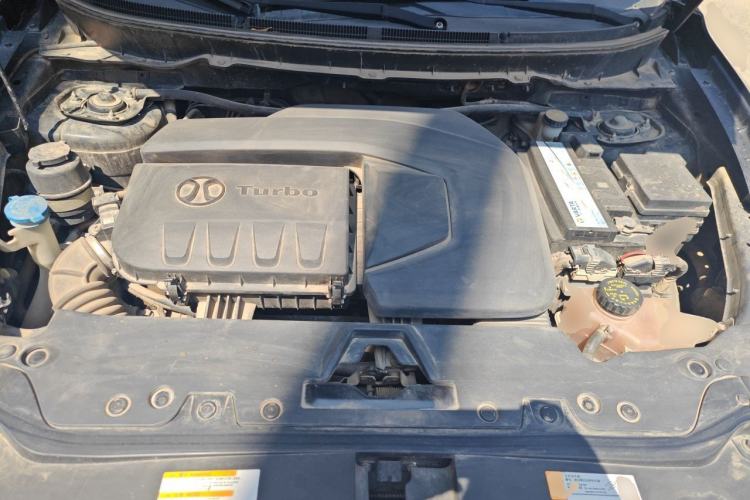 Used BAIC Senova X65 2015 2.0T Automatic Elite Model Engine Bay