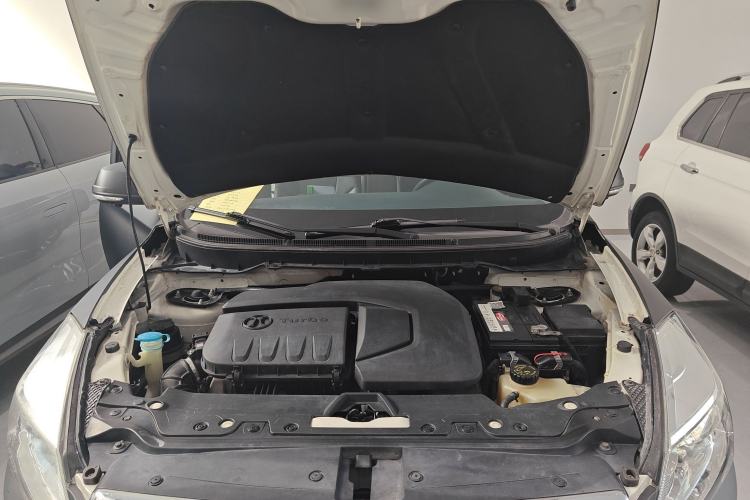 Used BAIC Senova X65 2015 2.0T Automatic Elite Model Engine Bay