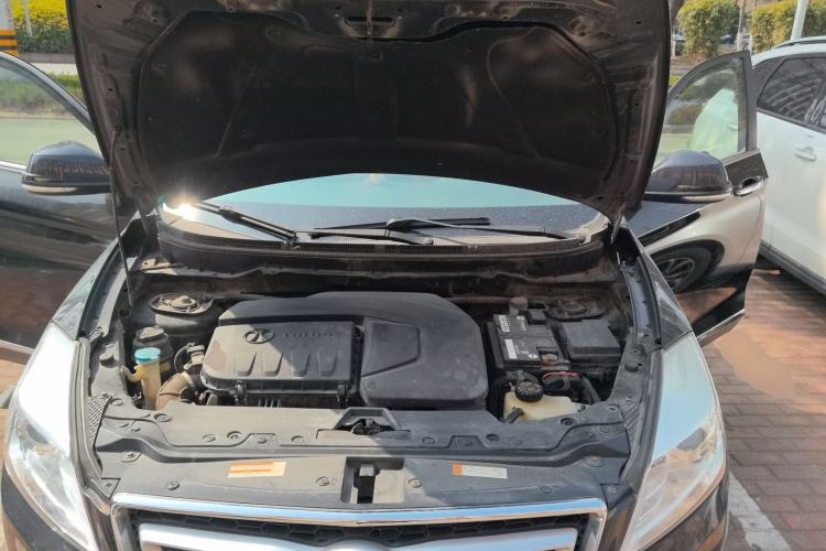 Used BAIC Senova X65 2015 2.0T Automatic Elite Model Engine Bay
