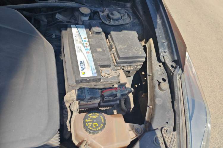 Used BAIC Senova X65 2015 2.0T Automatic Elite Model Engine Bay Left