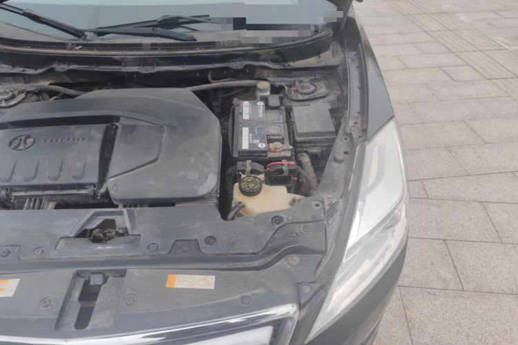 Used BAIC Senova X65 2015 2.0T Automatic Elite Model Engine Bay Left
