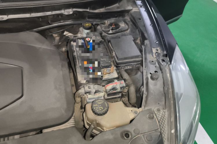 Used BAIC Senova X65 2015 2.0T Automatic Elite Model Engine Bay Left