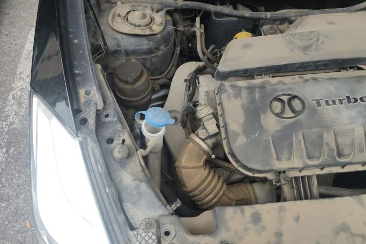 Used BAIC Senova X65 2015 2.0T Automatic Elite Model Engine Bay Right