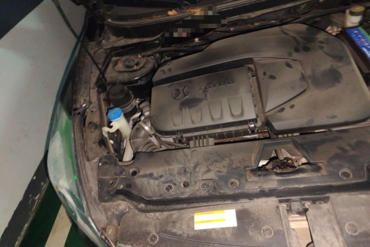 Used BAIC Senova X65 2015 2.0T Automatic Elite Model Engine Bay Right