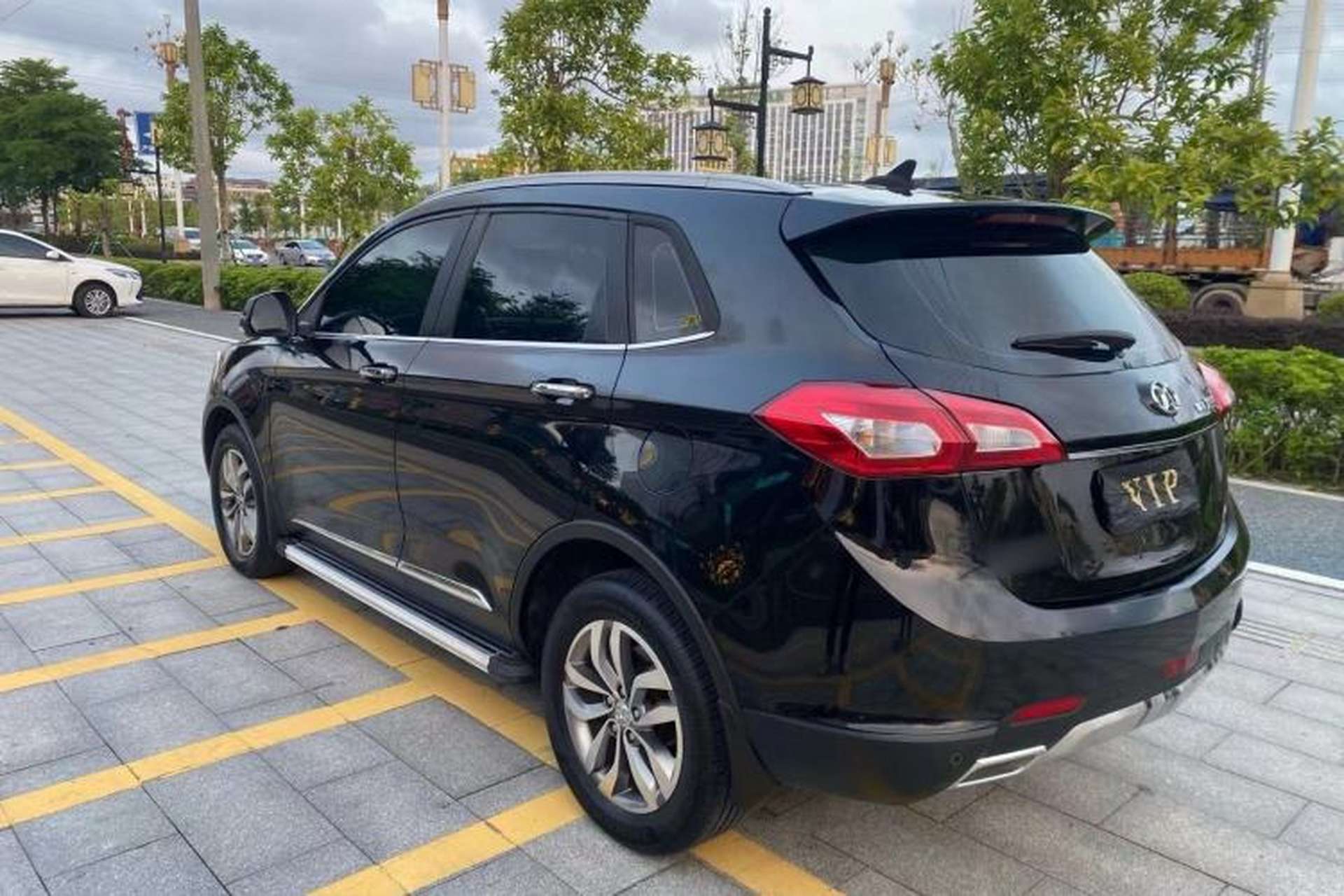 Used BAIC Senova X65 2015 2.0T Automatic Elite Model Exterior 3