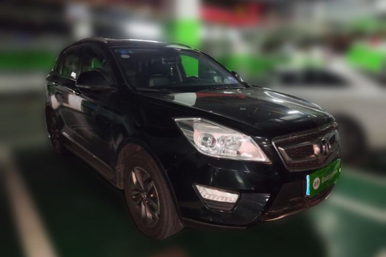 Used BAIC Senova X65 2015 2.0T Automatic Elite Model Front Right 45 Deg