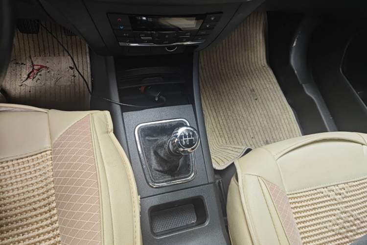 Used BAIC Senova X65 2015 2.0T Manual Elite Edition Gear Lever