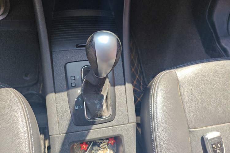 Used BAIC Senova X65 2015 2.0T Automatic Elite Model Gear Lever