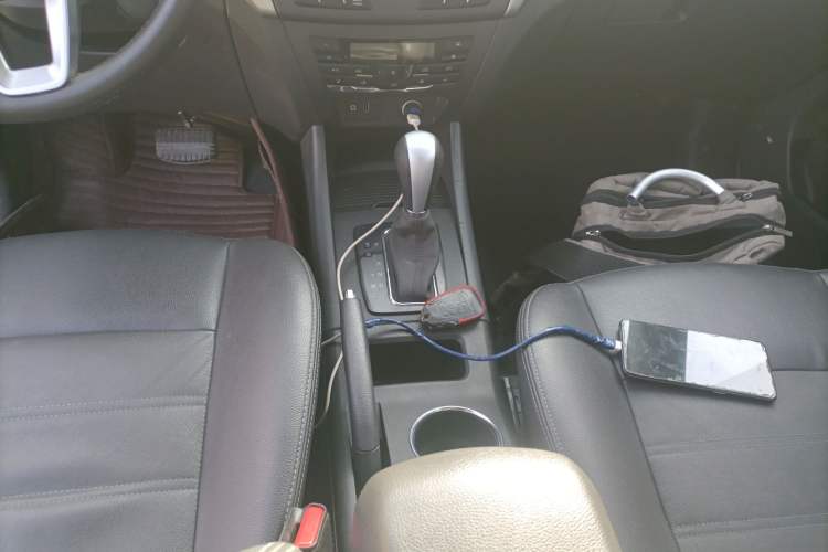 Used BAIC Senova X65 2015 2.0T Automatic Elite Model Gear Lever