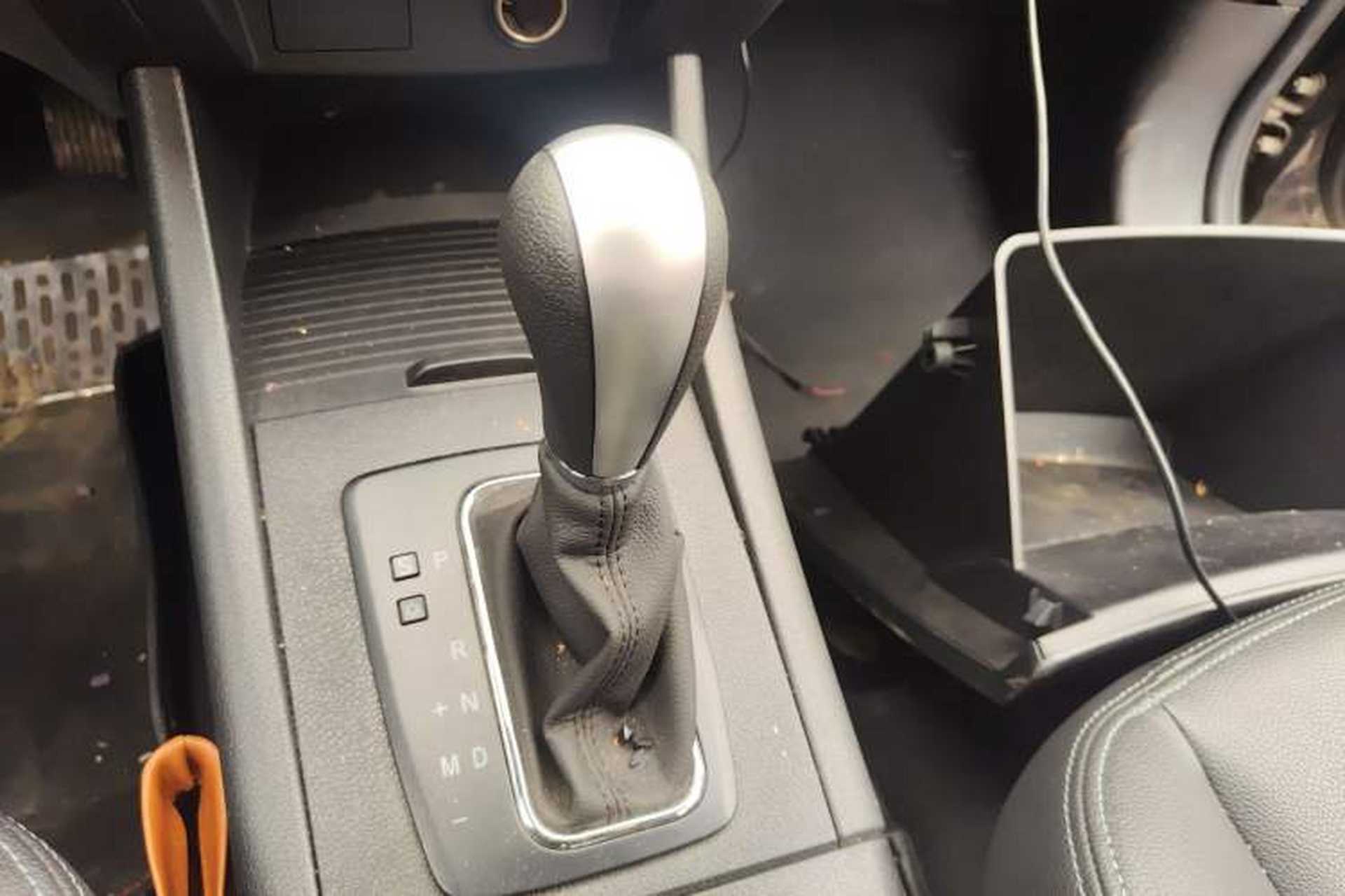 Used BAIC Senova X65 2015 2.0T automatic comfort version Gear Lever