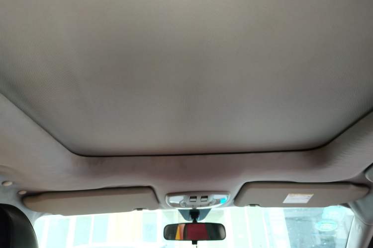 Used BAIC Senova X65 2015 2.0T Automatic Elite Model Headliner