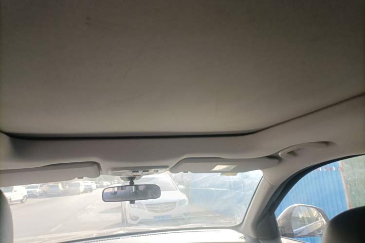 Used BAIC Senova X65 2015 2.0T Automatic Elite Model Headliner