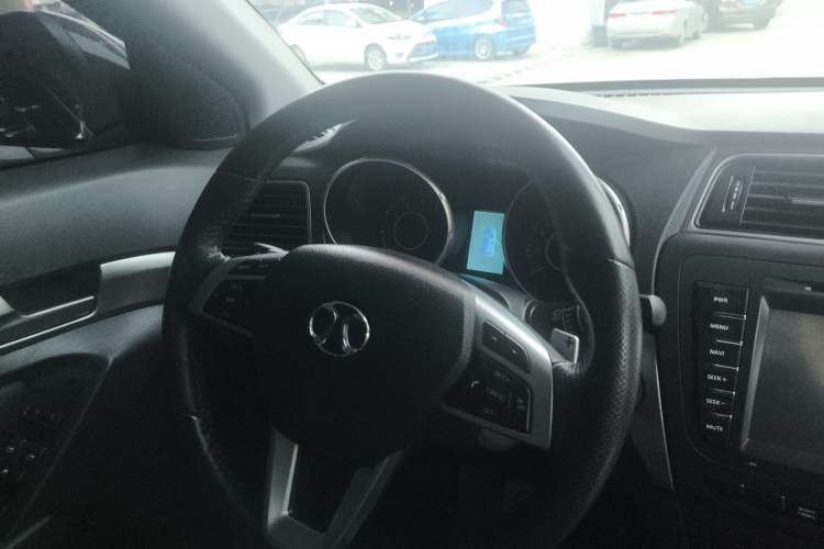 Used BAIC Senova X65 2015 2.0T Automatic Elite Model Interior 2