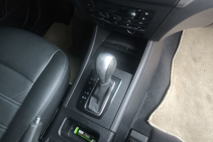 Used BAIC Senova X65 2015 2.0T Automatic Elite Model Interior 4