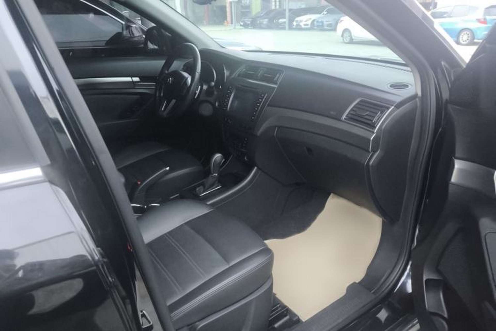 Used BAIC Senova X65 2015 2.0T Automatic Elite Model Interior 6