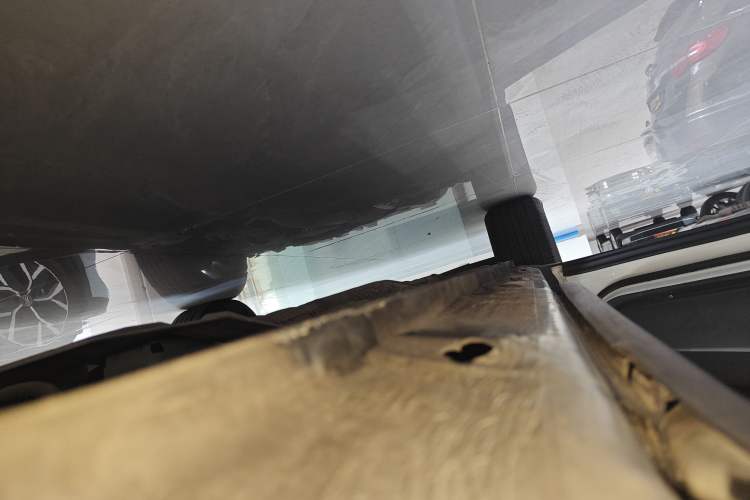 Used BAIC Senova X65 2015 2.0T Automatic Elite Model Left Side Sill