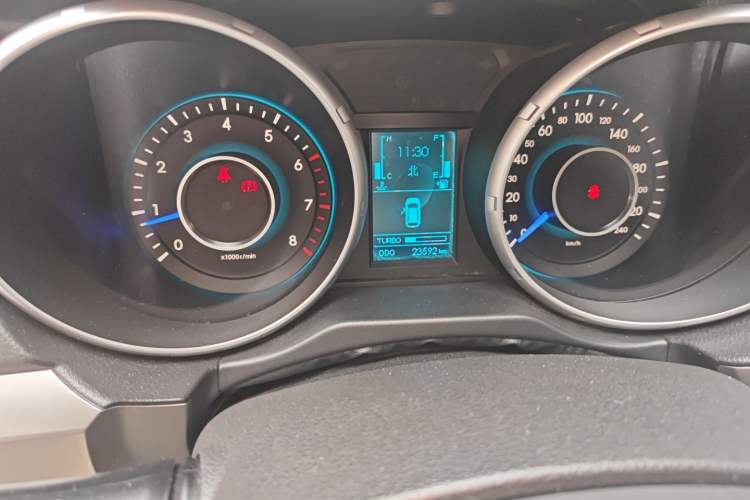 Used BAIC Senova X65 2015 2.0T Manual Elite Edition Odometer Close Up