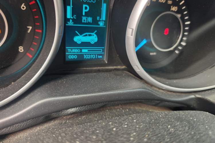 Used BAIC Senova X65 2015 2.0T Automatic Elite Model Odometer Close Up