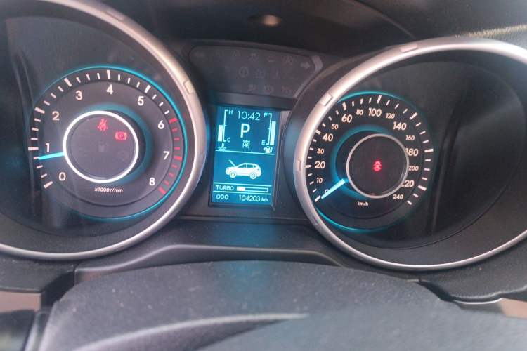 Used BAIC Senova X65 2015 2.0T Automatic Elite Model Odometer Close Up