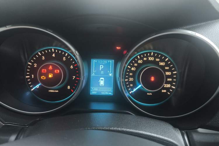 Used BAIC Senova X65 2015 2.0T Automatic Elite Model Odometer Close Up