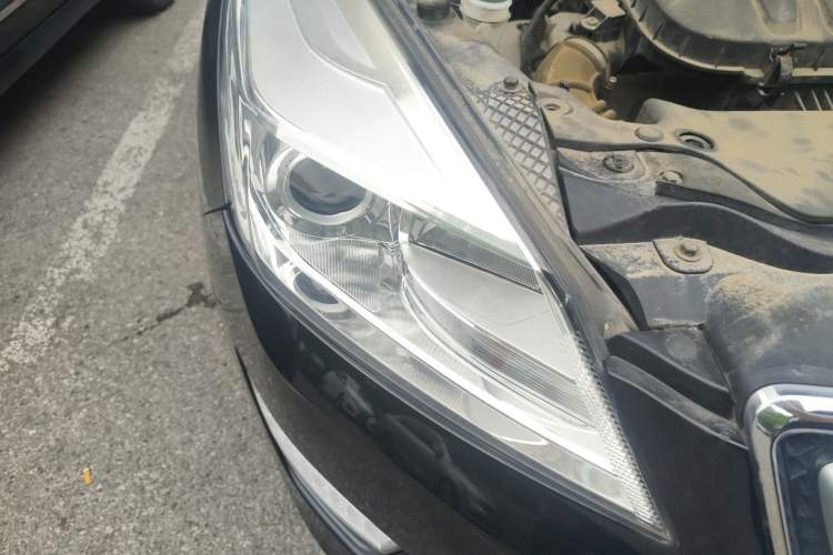 Used BAIC Senova X65 2015 2.0T Automatic Elite Model Right Front Headlight