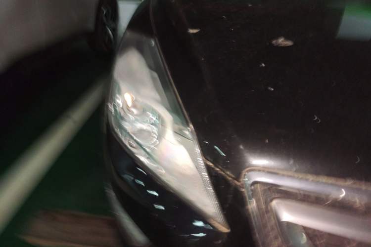 Used BAIC Senova X65 2015 2.0T Automatic Elite Model Right Front Headlight